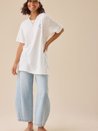 Late Night Readers Oversized Tee - TULLABEE