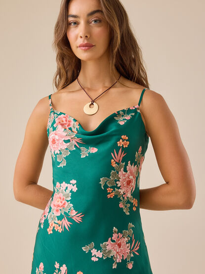 Ashlee Floral Slip Dress - TULLABEE