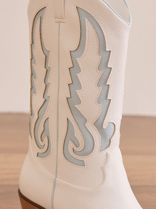 Vanessa Gameday Boot Detail 3 - TULLABEE