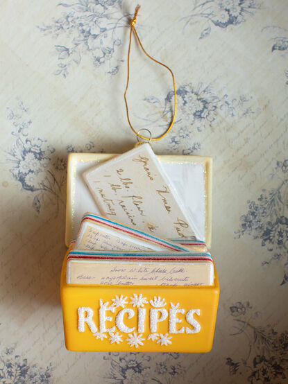 Favorite Recipes Ornament - TULLABEE