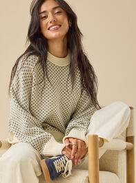 Raya Boxy Sweater Detail 3 - TULLABEE
