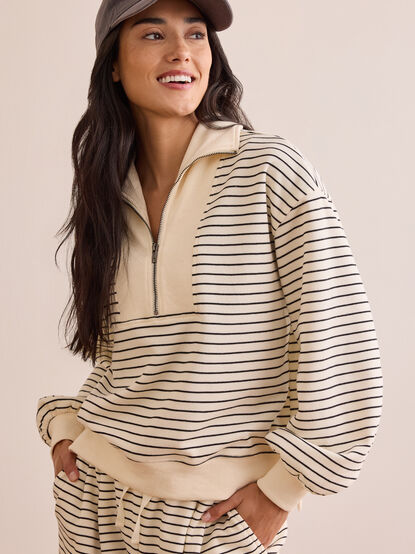 Stride Quarter Zip Pullover - TULLABEE