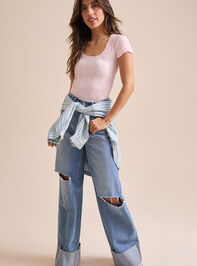 Blaire Short Sleeve Seamless Floral Tee Detail 2 - TULLABEE