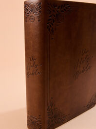 Hosanna Revival Notetaking Bible- Edinburgh Theme Detail 3 - TULLABEE