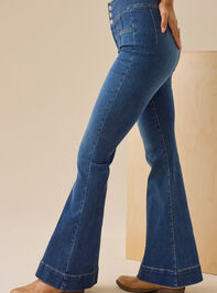 Natalia Flare Jeans Detail 4 - TULLABEE