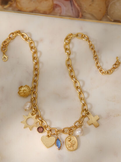 Cherish Textured Link Charm Necklace - TULLABEE