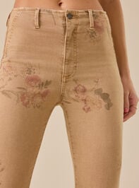 Wryn Floral Flare Pants Detail 4 - TULLABEE