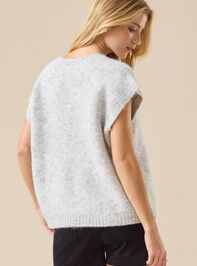 Bryton Oversized Sweater Vest Detail 4 - TULLABEE