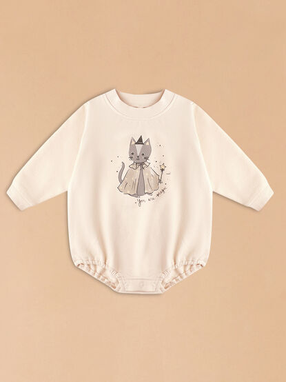 Magic Cat Graphic Bubble by Quincy Mae - TULLABEE
