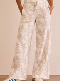 Supersoft Camo Wide Leg Sweatpants Detail 3 - TULLABEE