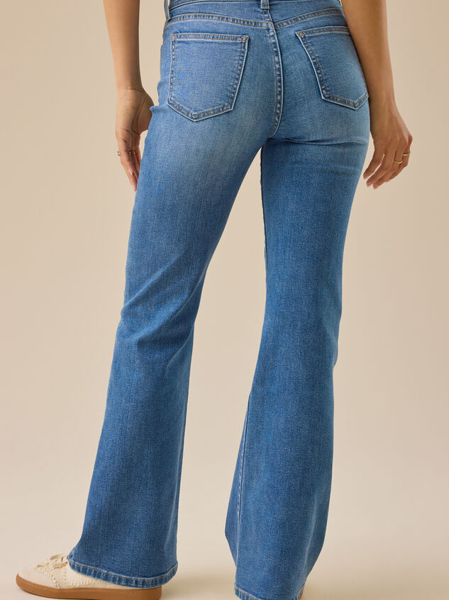 Stratton Boot Cut Jeans Detail 5 - TULLABEE