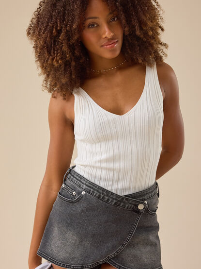 Lorelei Scoop Overlay Denim Mini Skort - TULLABEE