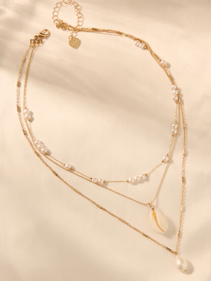 Layered Shell Charm Necklace - TULLABEE