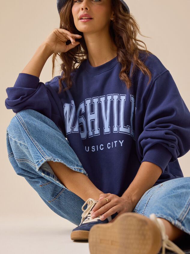Nashville Oversized Pullover Detail 3 - TULLABEE