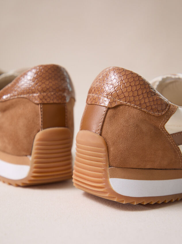 Heritage Sneaker Detail 4 - TULLABEE