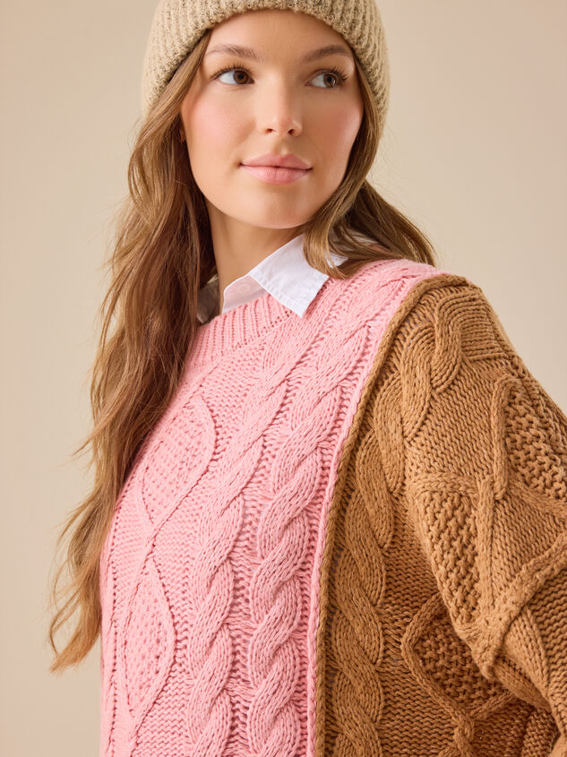Emmaline Oversized Sweater Detail 4 - TULLABEE