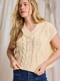 Rowlan Cable Knit Vest Detail 4 - TULLABEE