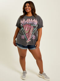 Def Leppard Graphic Band Tee Detail 3 - TULLABEE
