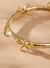 Gold Bow Stretch Bracelet Detail 2 - TULLABEE