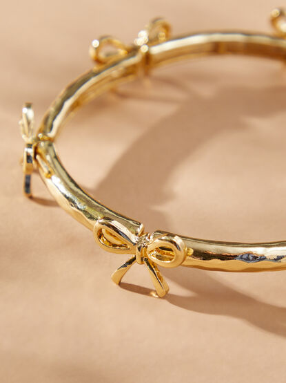Gold Bow Stretch Bracelet - TULLABEE