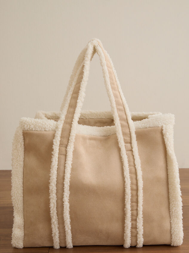 Yukon Sherpa Lined Tote Bag Detail 5 - TULLABEE