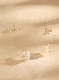 Flower Pearl Cluster Earring Set Detail 2 - TULLABEE