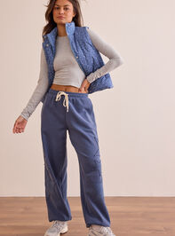 Wander Floral Puffer Vest Detail 3 - TULLABEE