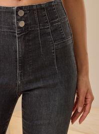Noah Ann Flared Jeans Detail 2 - TULLABEE