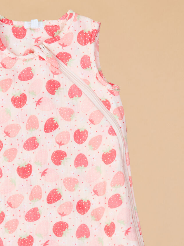 Clara Strawberry Sleep Bag Detail 2 - TULLABEE