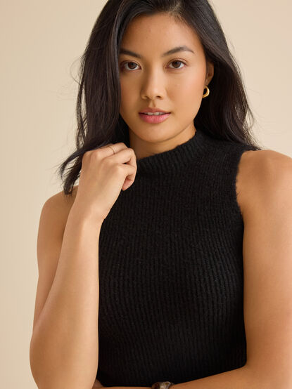 Carson Mock Neck Vest - TULLABEE