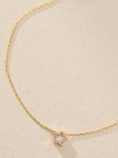 18K Gold Dainty Star Necklace - TULLABEE