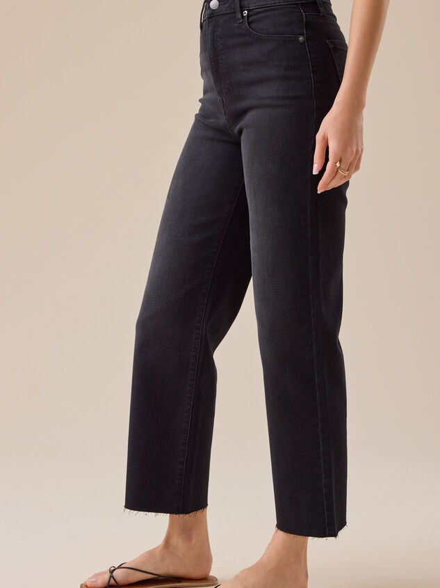 Kori Straight Leg Jeans Detail 3 - TULLABEE