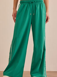 On The Run Detailed Pants Detail 3 - TULLABEE