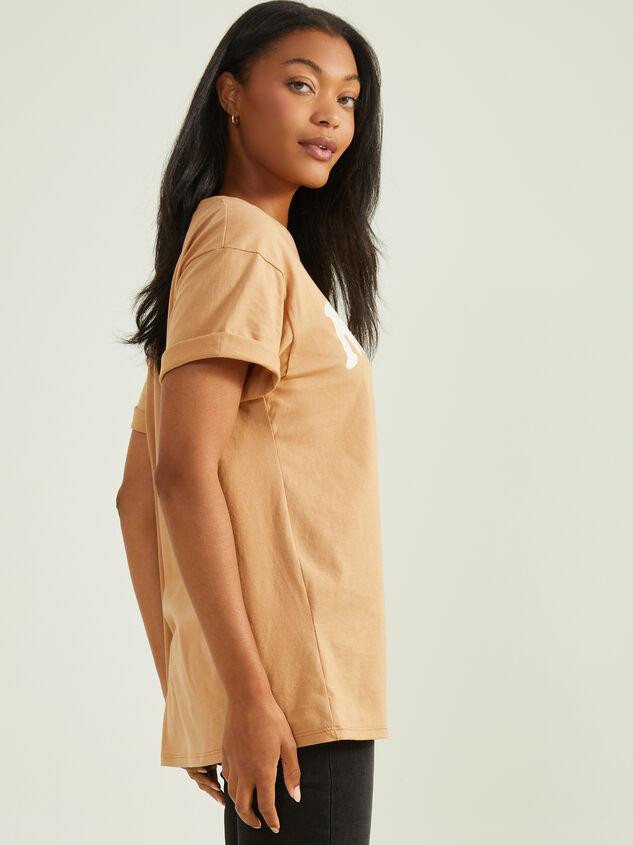 Mama Bear Graphic Tee Detail 3 - TULLABEE