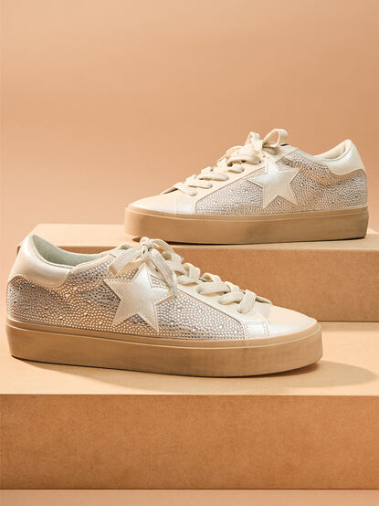 Reba Star Patch Platform Sneakers - TULLABEE