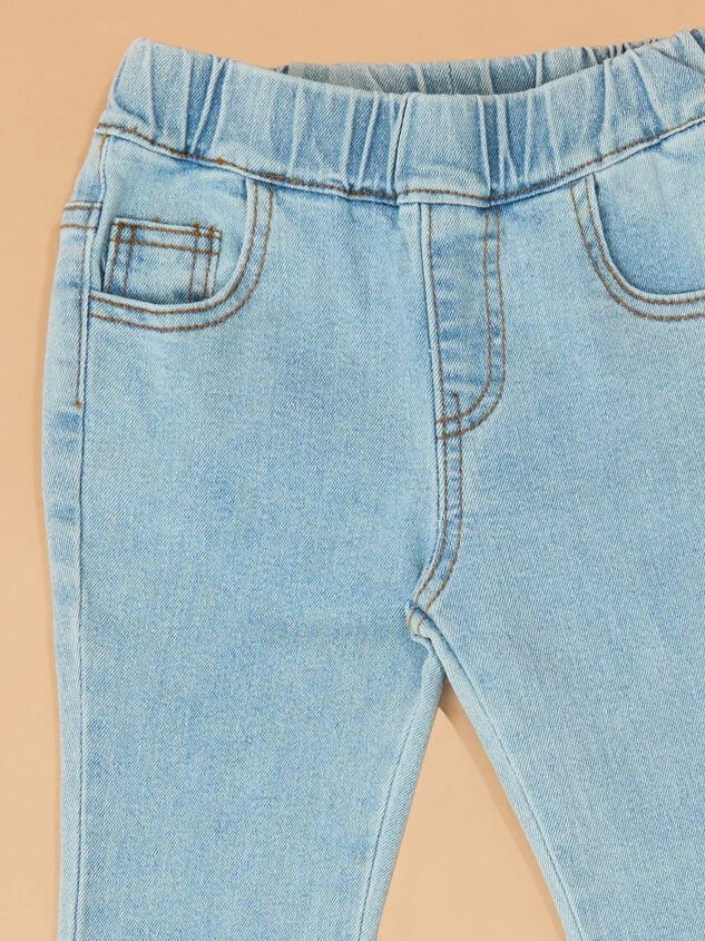 Jilly Ruffle Flare Jeans Detail 3 - TULLABEE