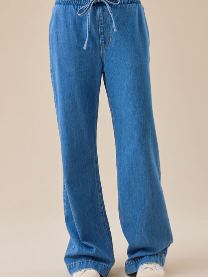 Bissette Wide Leg Jeans - TULLABEE