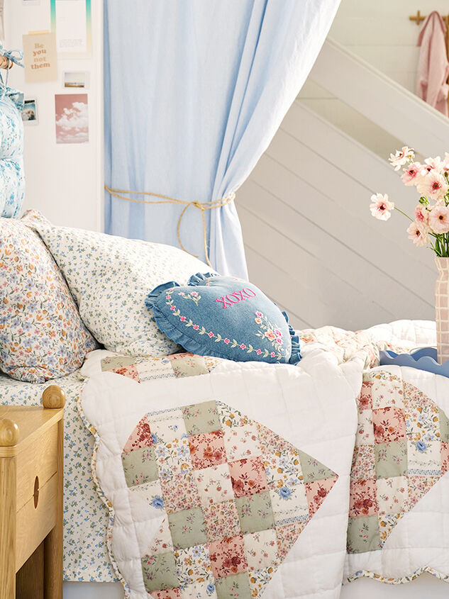 Aubrie Floral Quilt Detail 2 - TULLABEE