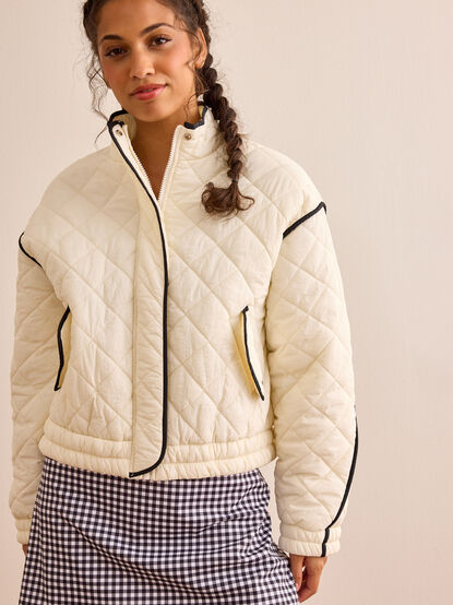 Cloud Bound Quilted Jacket - TULLABEE