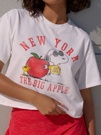 Peanuts Big Apple Boxy Tee - TULLABEE