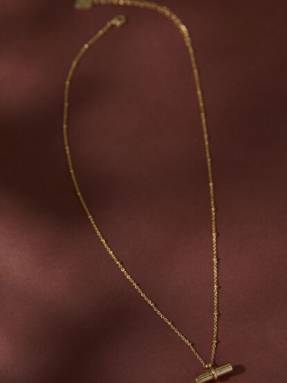 18K Gold Bar Charm Necklace - TULLABEE