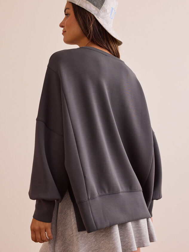Oversized Super Soft Sweatshirt Detail 3 - TULLABEE