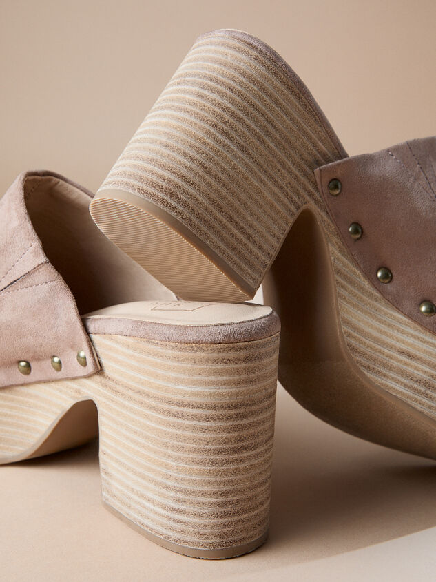 Gigi Platform Heels Detail 4 - TULLABEE