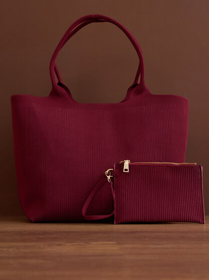 Robbie Tote - TULLABEE