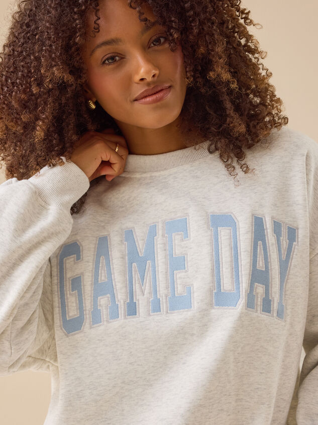 Game Day Graphic Sweatshirt Detail 4 - TULLABEE