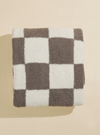 Checkered Plush Blanket Detail 2 - TULLABEE