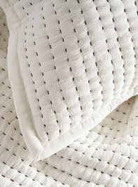 Sorrel Cotton Quilt Detail 3 - TULLABEE