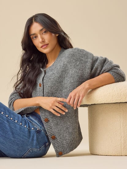 Leigh Oversized Cozy Cardigan - TULLABEE