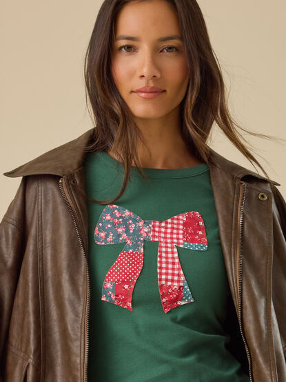 Evergreen Bow Patchwork Tee - TULLABEE