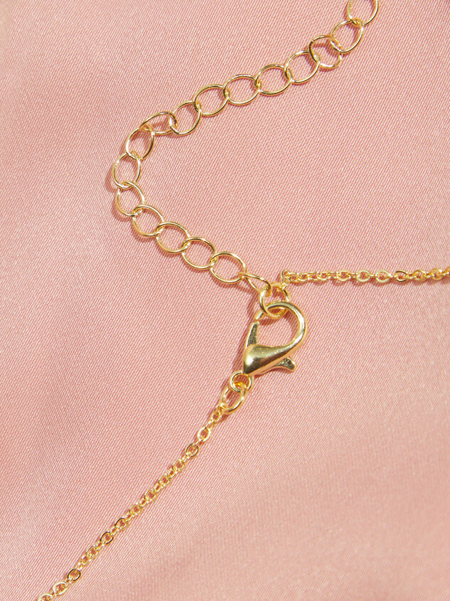 Dainty Clover Charm Necklace Detail 2 - TULLABEE